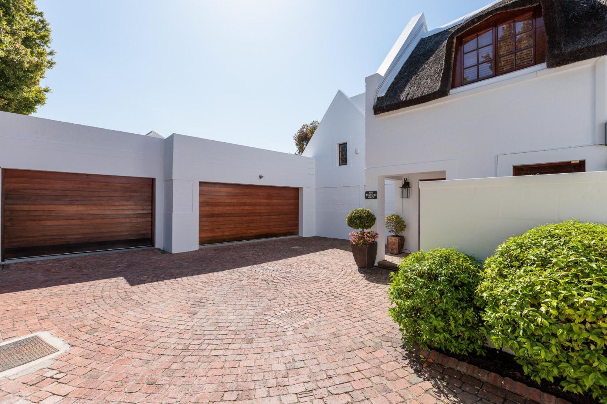 Die Rietdak - Reetdachhaus Mit Vier Schlafzimmern Cidade Do Cabo Exterior foto