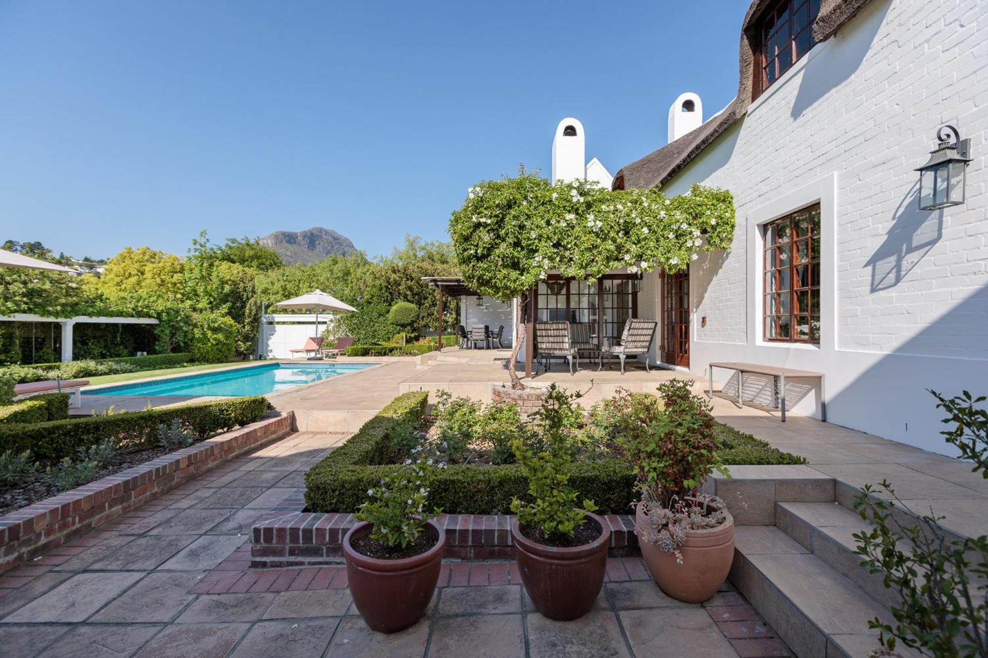 Die Rietdak - Reetdachhaus Mit Vier Schlafzimmern Cidade Do Cabo Exterior foto