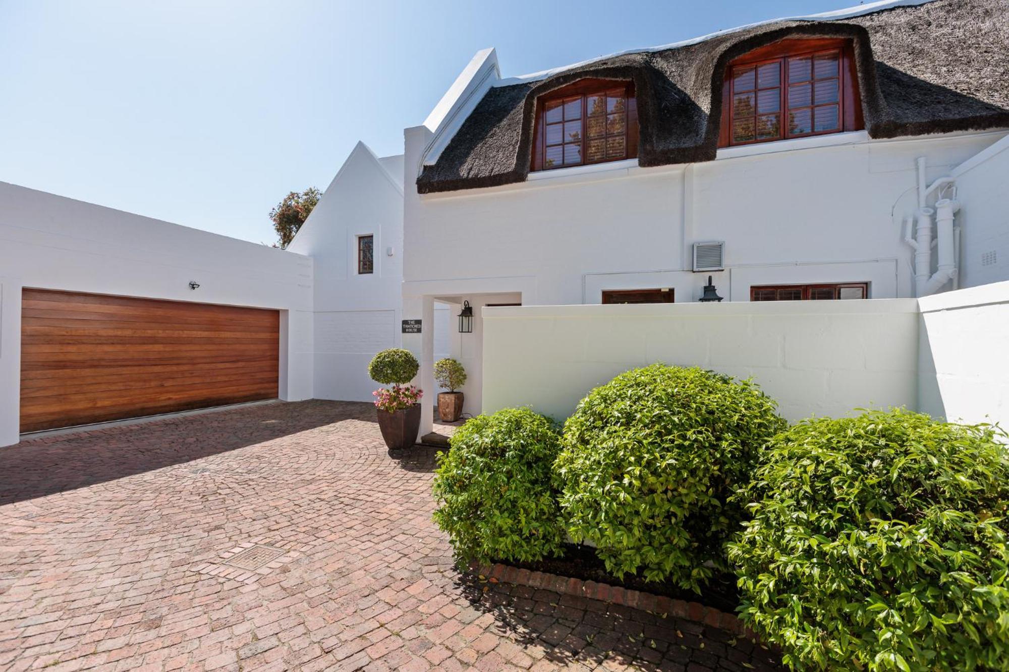Die Rietdak - Reetdachhaus Mit Vier Schlafzimmern Cidade Do Cabo Exterior foto