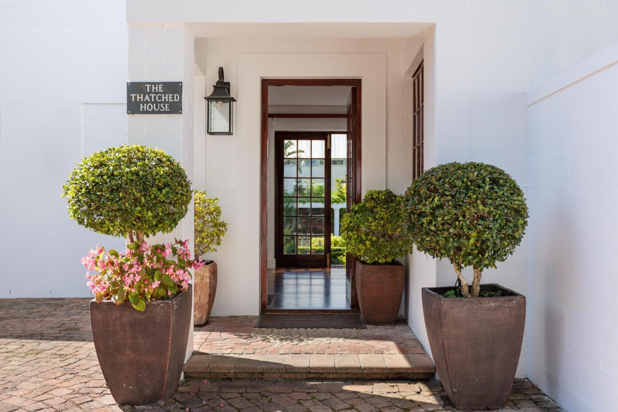 Die Rietdak - Reetdachhaus Mit Vier Schlafzimmern Cidade Do Cabo Exterior foto